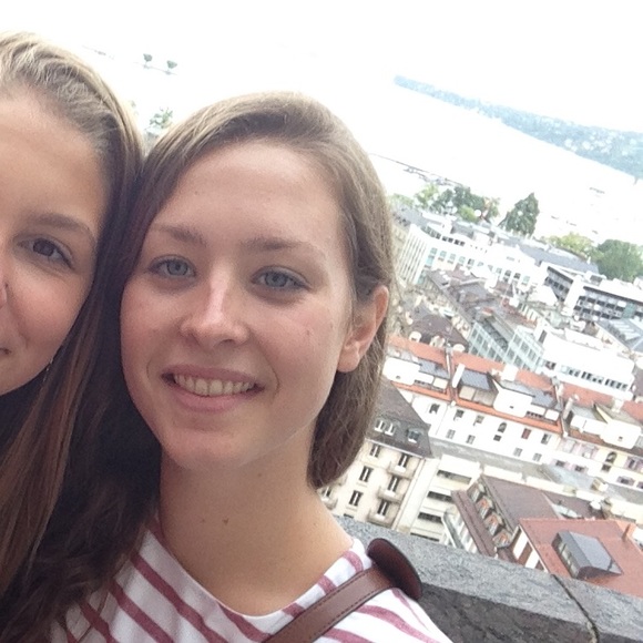 Meet your Posher, Alison - Picture 1 of 1